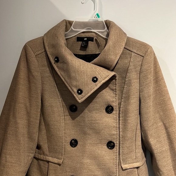 H&M trench coat for ladies. US 10. - Picture 7 of 13